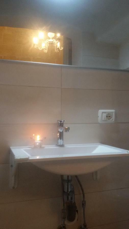 La Casa Di Lo Apartment โมโนโปลี ภายนอก รูปภาพ